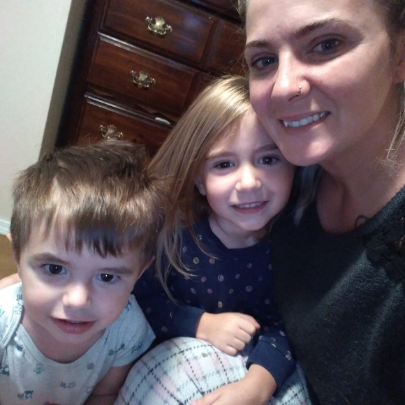 Meet your Posher, Megan - Picture 1 of 16